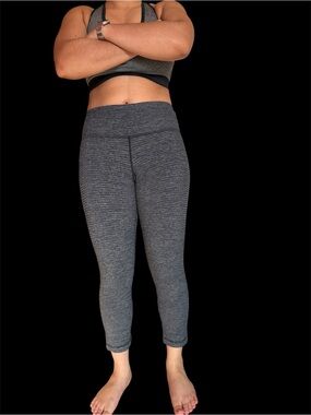 Lululemon Wunder Under Gray Coal
Reversible Capri Crop Active Sport Low
Pants 6